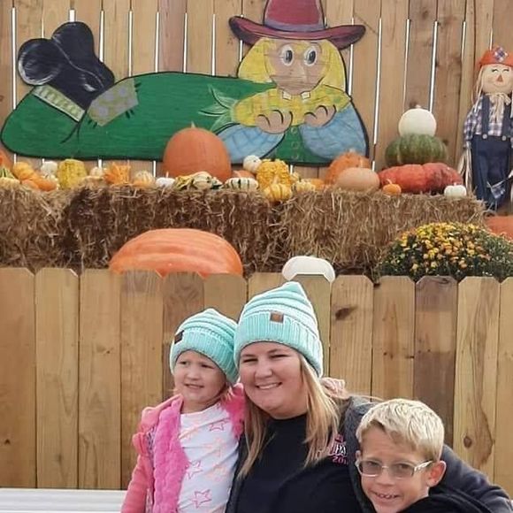 Meet your Posher, Trinity - Picture 1 of 1